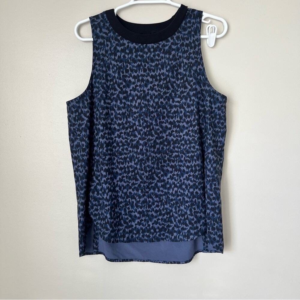 Athleta Women’s Blue Black Animal Print Lightweight Workout Tank Size Medium